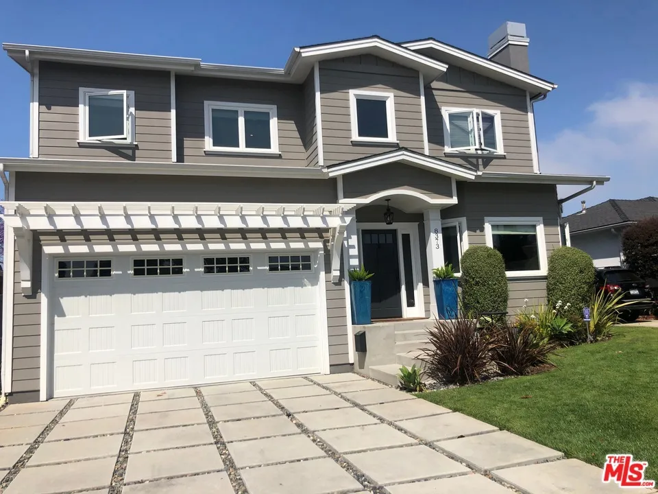 8373 KENYON AVENUE Los Angeles, CA 90045