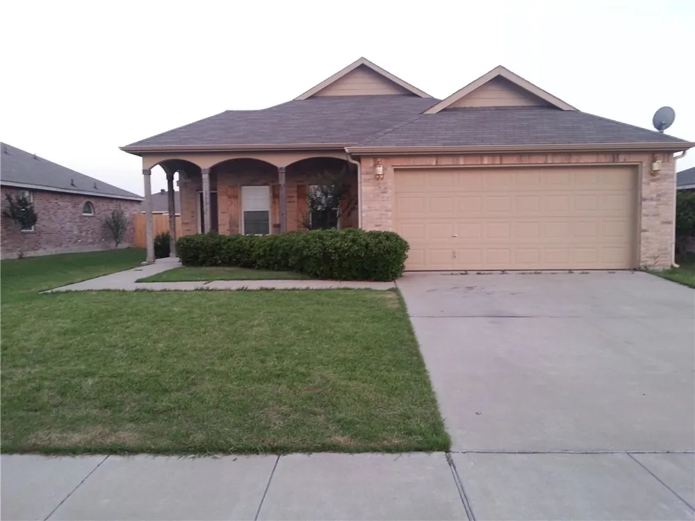 3004 Waterfront Drive Sanger, TX 76266