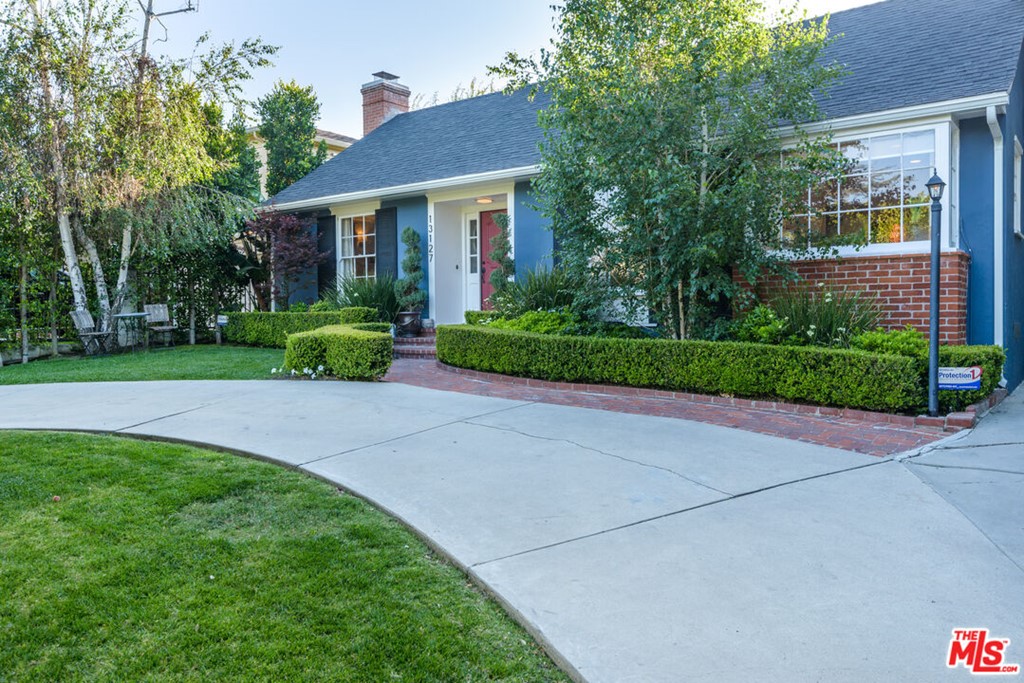 13127 VALLEY VISTA Boulevard Studio City, CA 91604