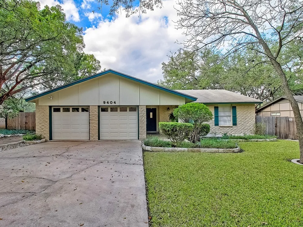 9404 Shady Oaks Drive