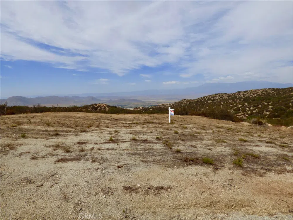 31715 Via Del Senor Homeland, CA 92548