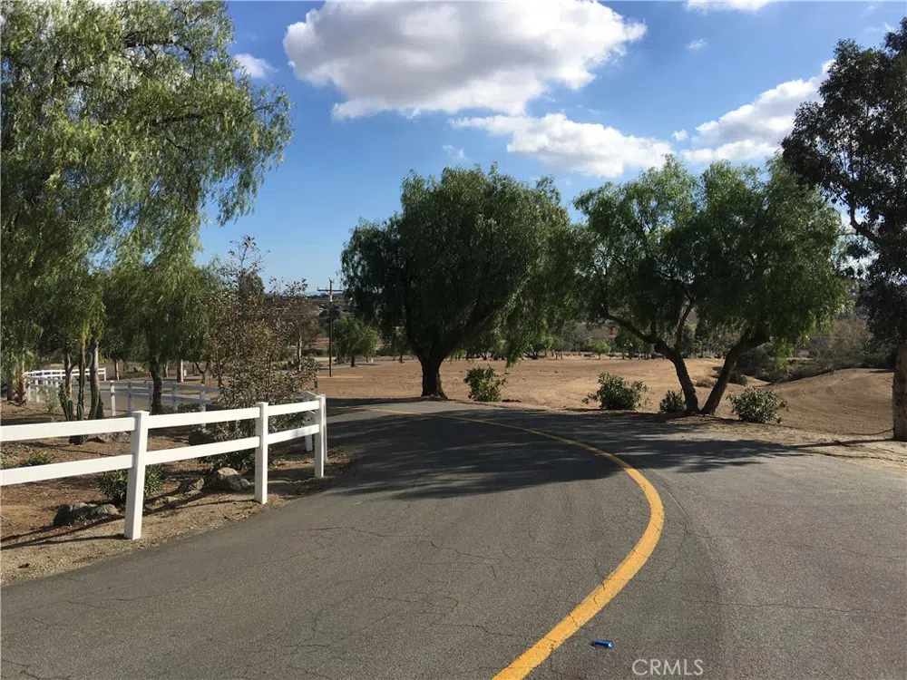 31715 Via Del Senor Homeland, CA 92548