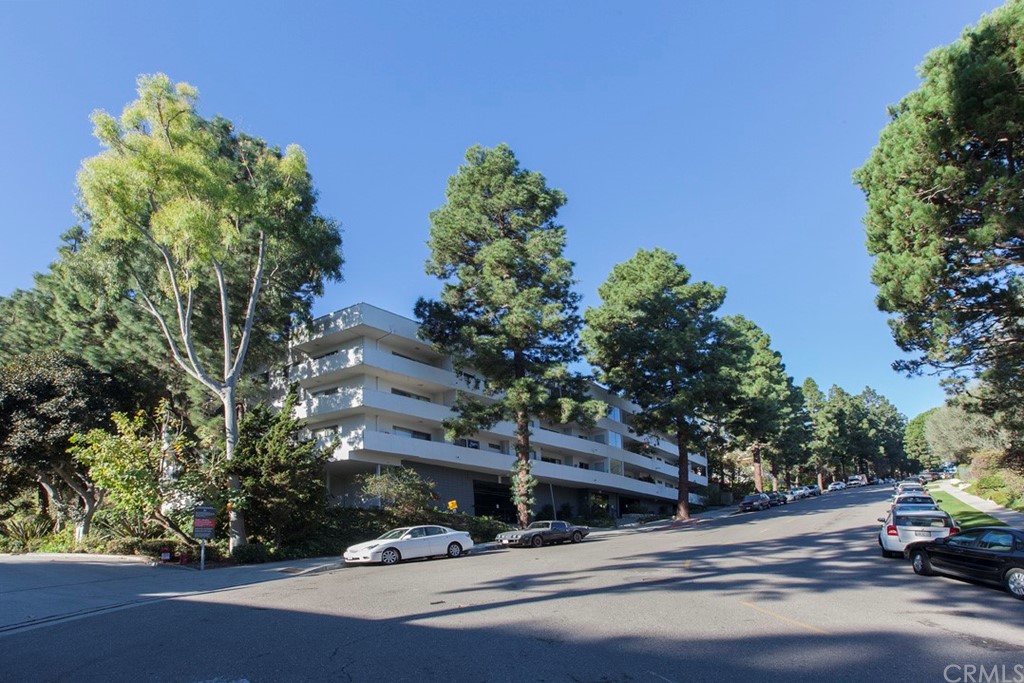 5630 Ravenspur Drive #201 Rancho Palos Verdes, CA 90275