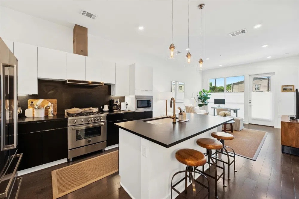 207 W Johanna Street #209