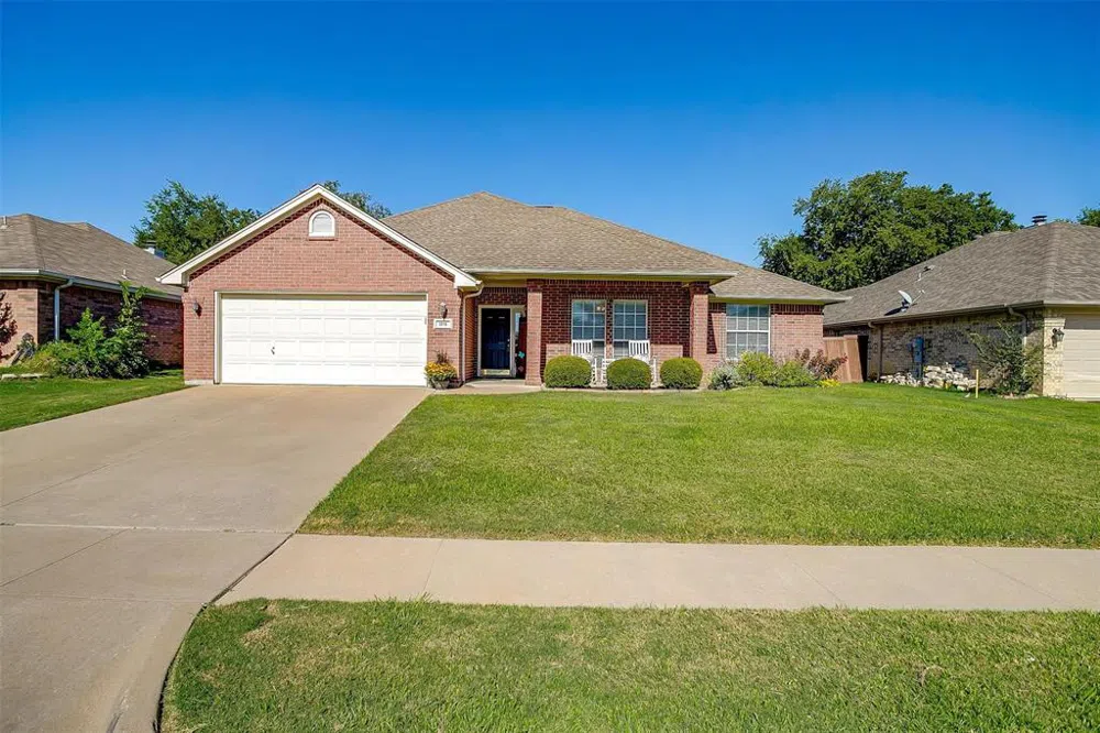 1016 Heberle Drive Burleson, TX 76028