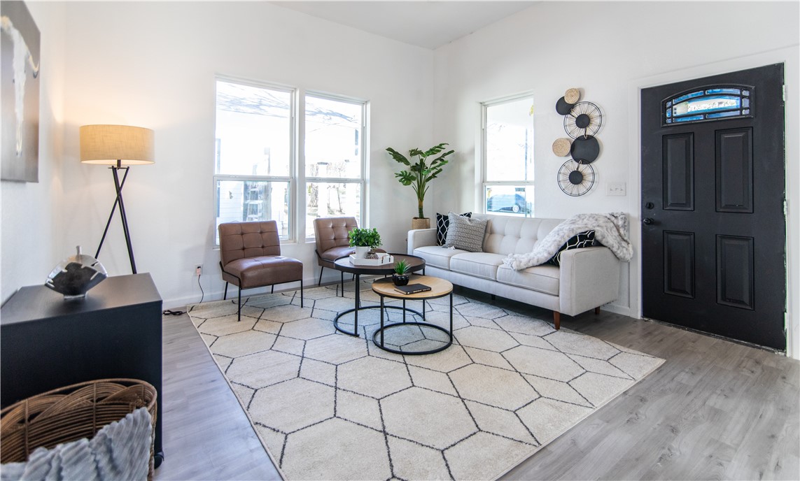 204 E Brenham Street