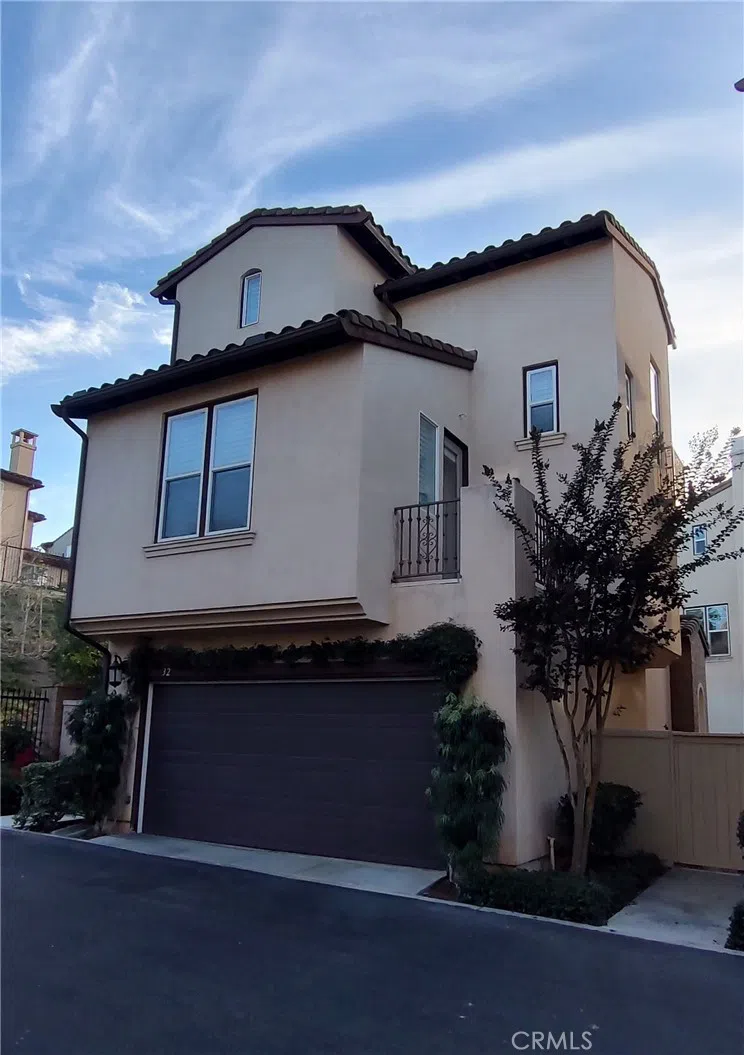 32 Tall Oak Irvine, CA 92603