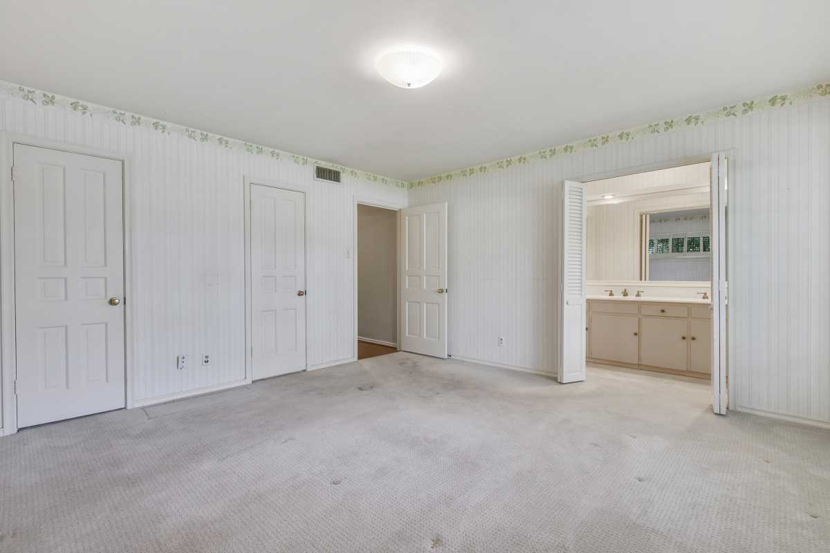 14048 Brookridge Drive Dallas, TX 75240