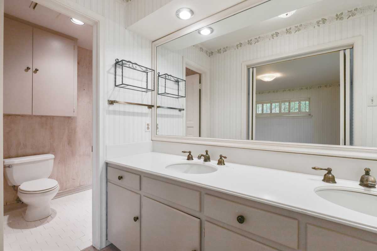 14048 Brookridge Drive Dallas, TX 75240