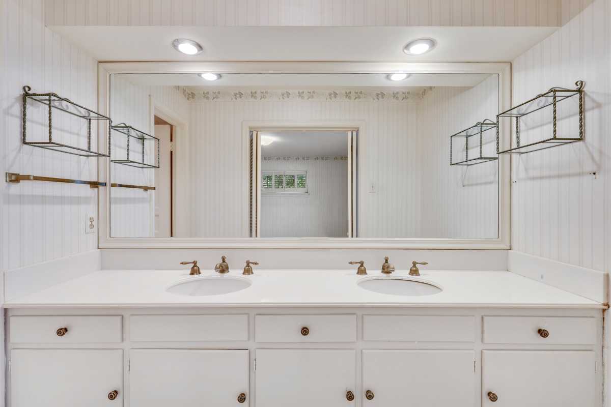 14048 Brookridge Drive Dallas, TX 75240