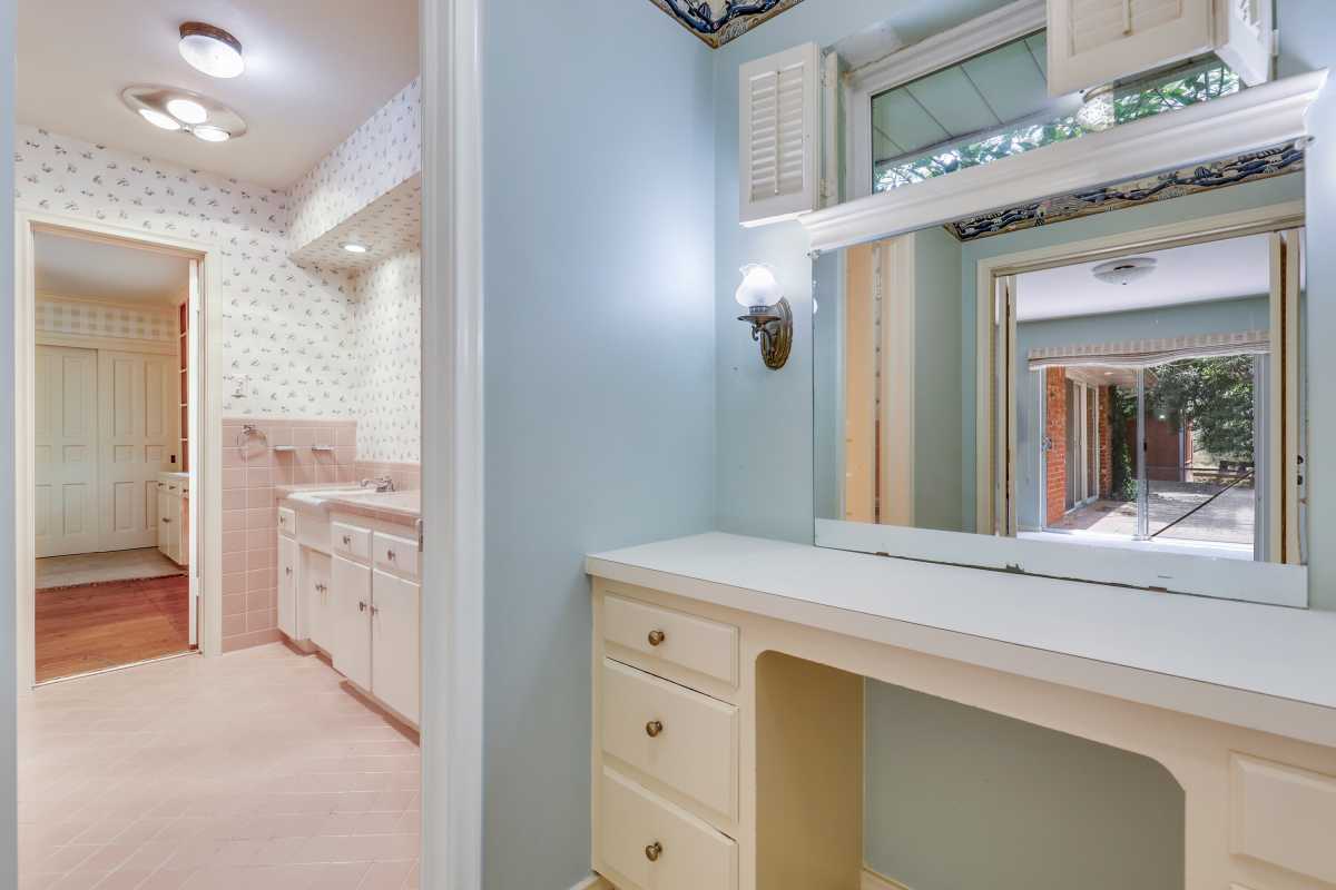 14048 Brookridge Drive Dallas, TX 75240