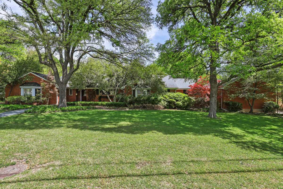 14048 Brookridge Drive Dallas, TX 75240