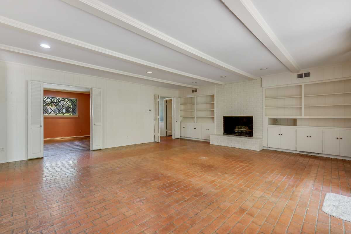 14048 Brookridge Drive Dallas, TX 75240