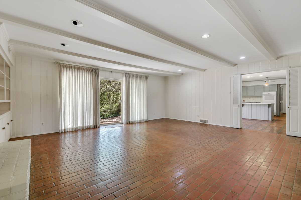 14048 Brookridge Drive Dallas, TX 75240