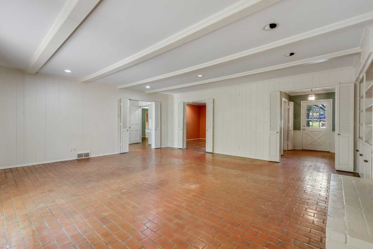 14048 Brookridge Drive Dallas, TX 75240