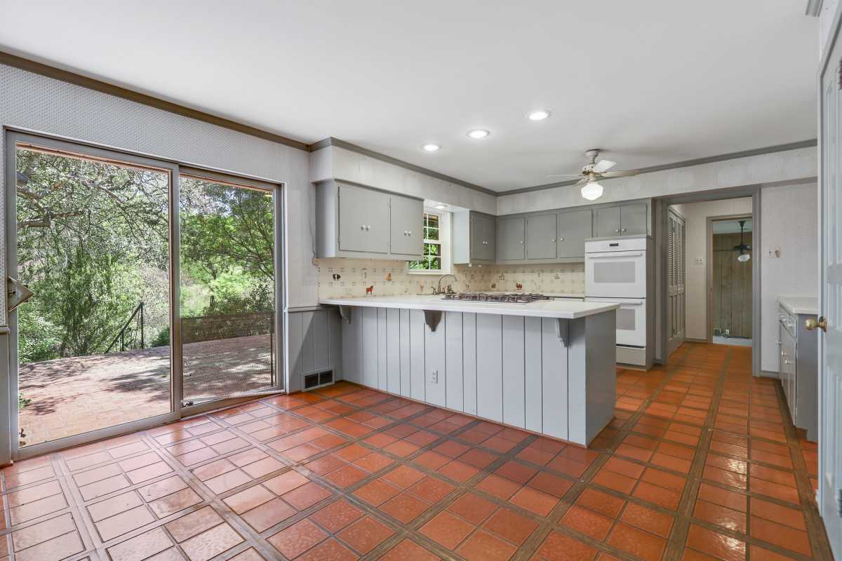 14048 Brookridge Drive Dallas, TX 75240