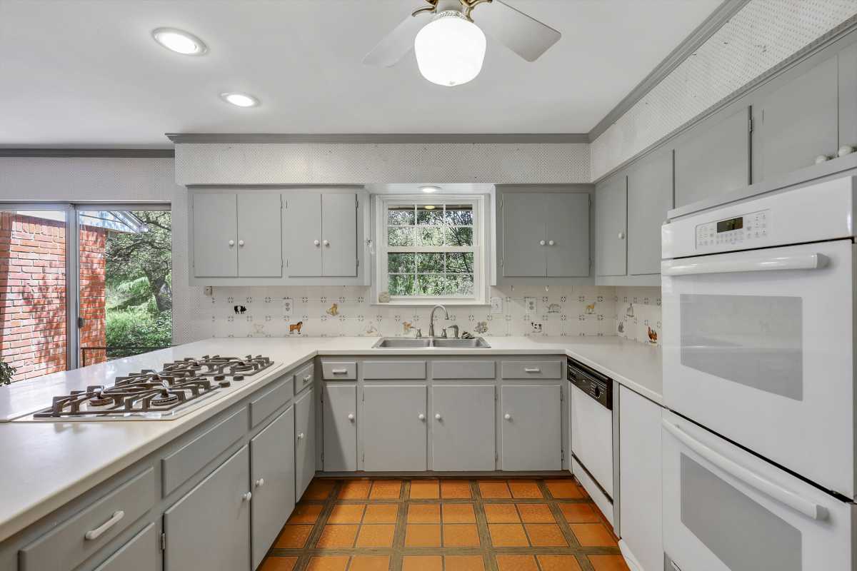 14048 Brookridge Drive Dallas, TX 75240