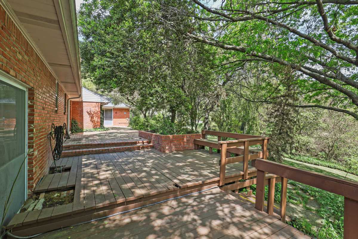 14048 Brookridge Drive Dallas, TX 75240