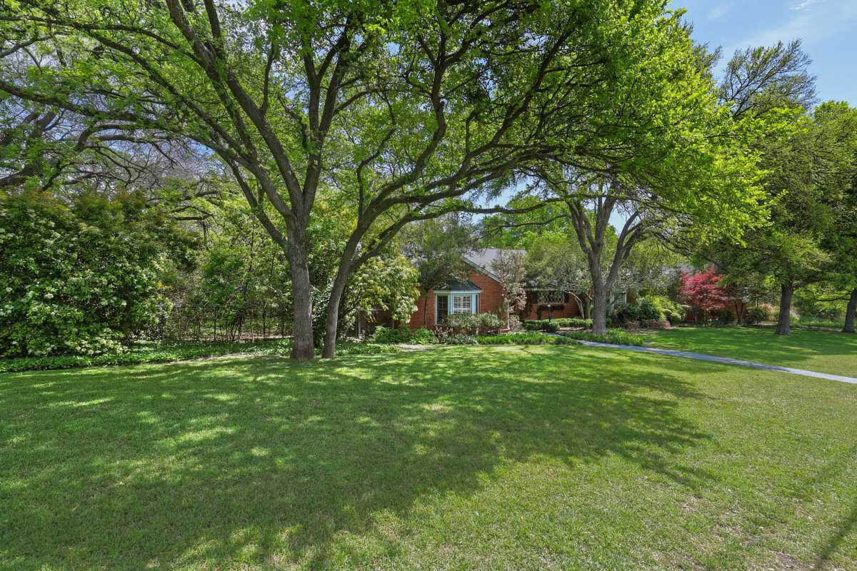 14048 Brookridge Drive Dallas, TX 75240