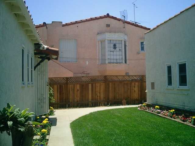 8017 Crenshaw Inglewood, CA 90305