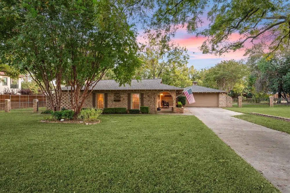 1113 Jo Carol Street