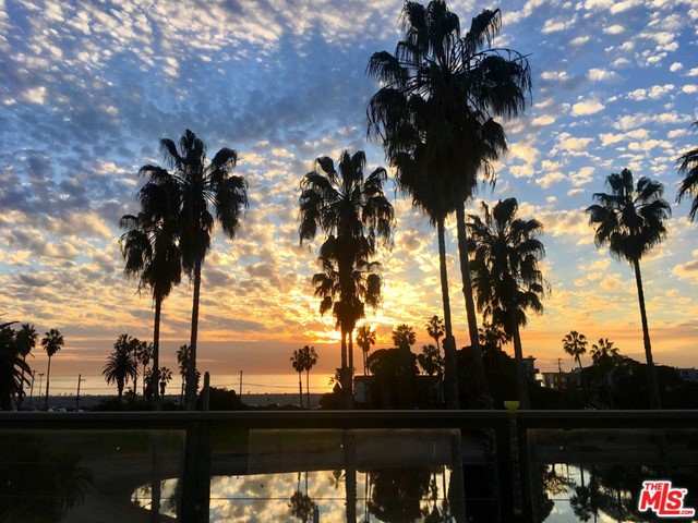 6627 Esplanade Playa del Rey, CA 90293