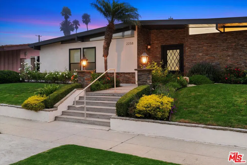 2258 W Paseo Del Mar San Pedro, CA 90732