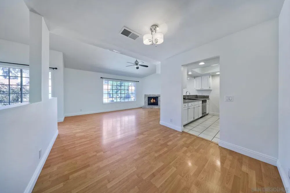 348 Windy Ln Vista, CA 92083