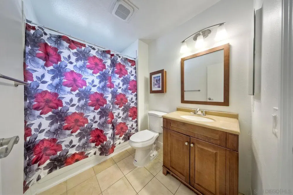 348 Windy Ln Vista, CA 92083