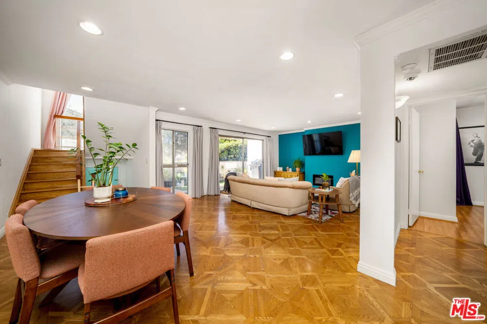 5323 Coldwater Canyon Avenue #B Sherman Oaks, CA 91401