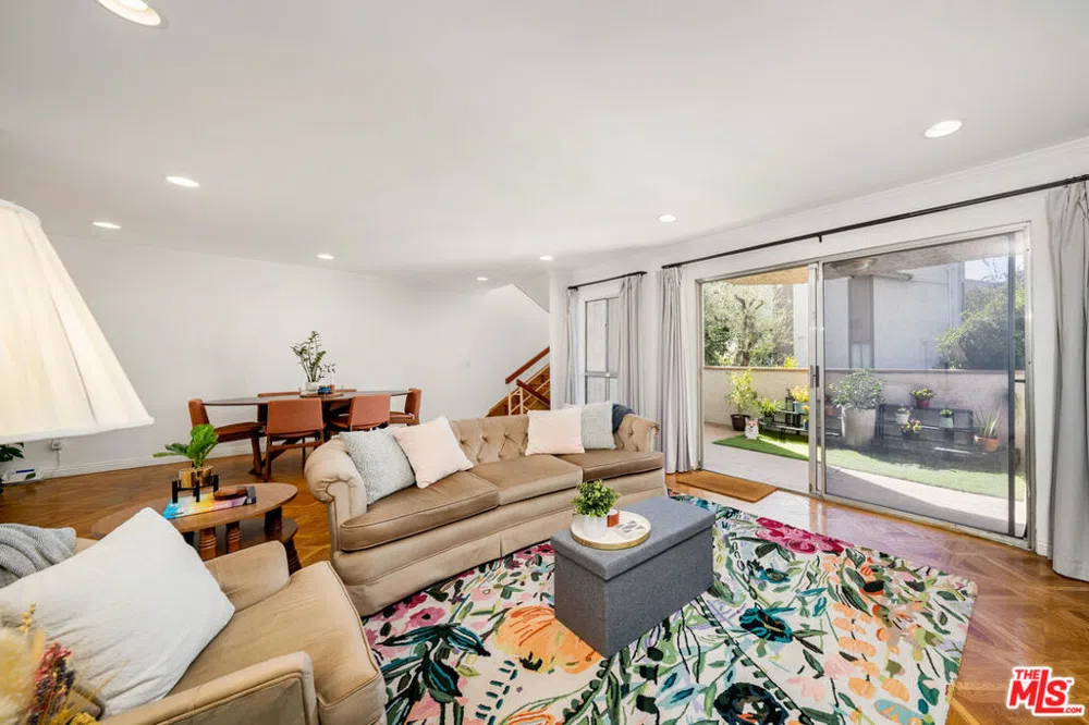 5323 Coldwater Canyon Avenue #B Sherman Oaks, CA 91401