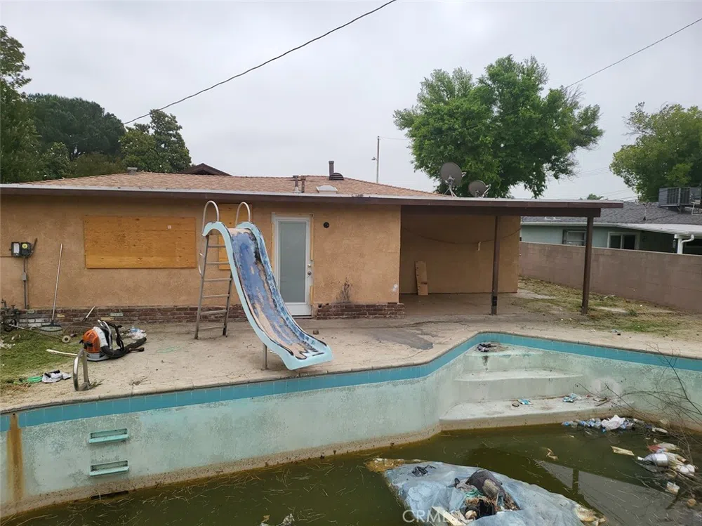 4896 E STREET San Bernardino, CA 92407