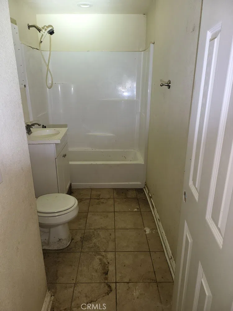 4896 E STREET San Bernardino, CA 92407