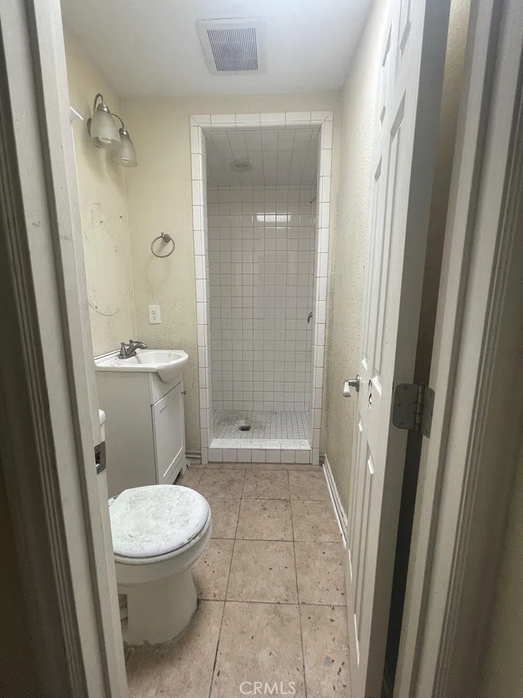 4896 E STREET San Bernardino, CA 92407
