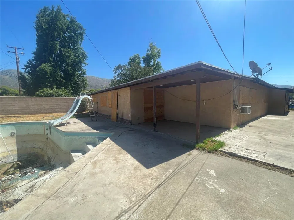 4896 E STREET San Bernardino, CA 92407