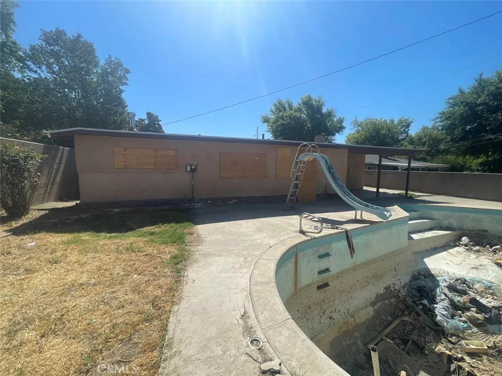 4896 E STREET San Bernardino, CA 92407