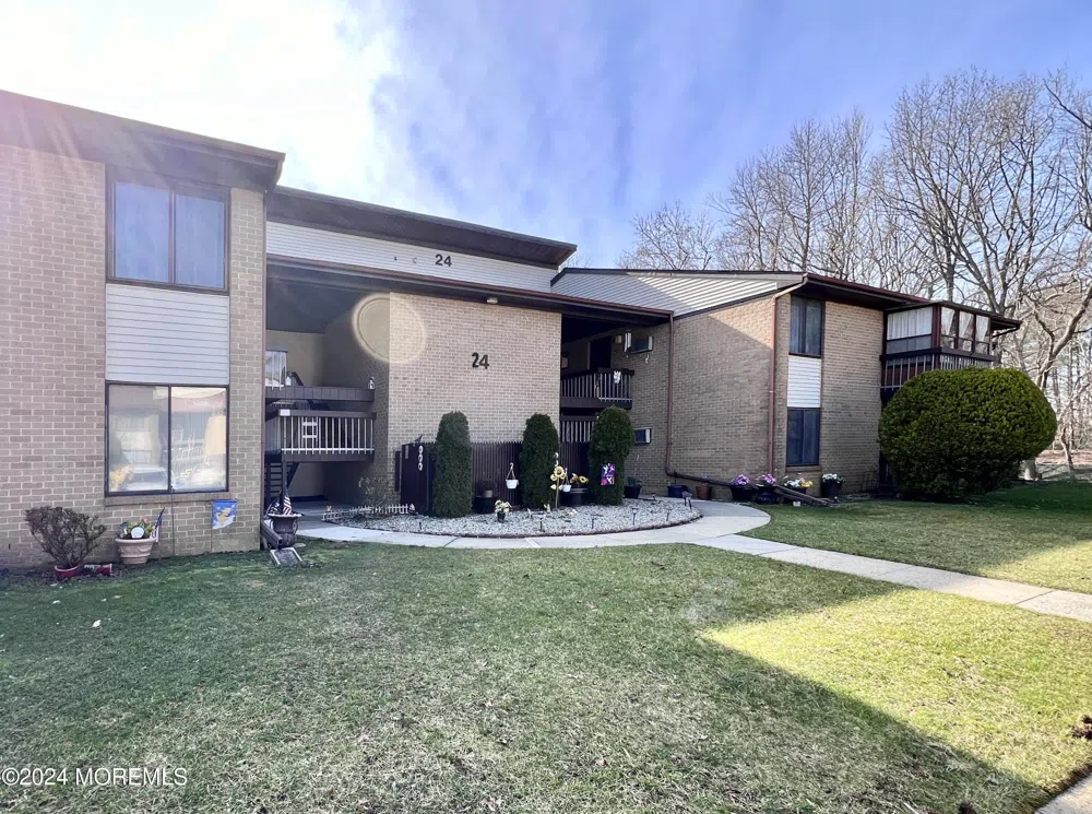 24 Meadow Green Circle #K