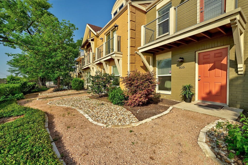 1101 Grove Boulevard #805