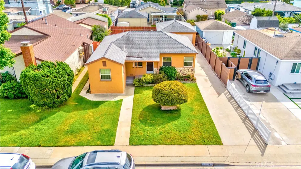 2222 Robinson Street