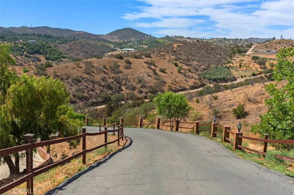 534 Stewart Canyon Road Fallbrook, CA 92028