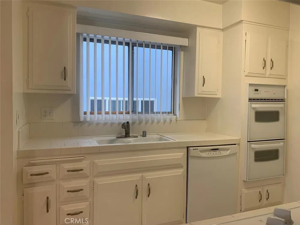 1906 Malcolm Avenue Los Angeles, CA 90025
