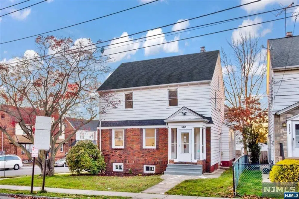 1588 Wyndmoor Avenue