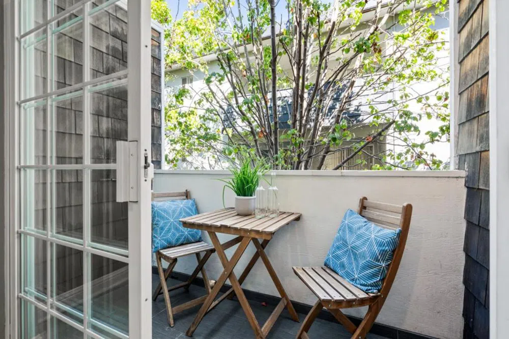 1263 Holly Street #C San Carlos, CA 94070