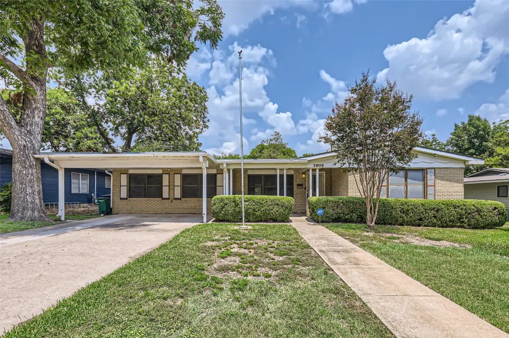 1402 Hillcrest Drive