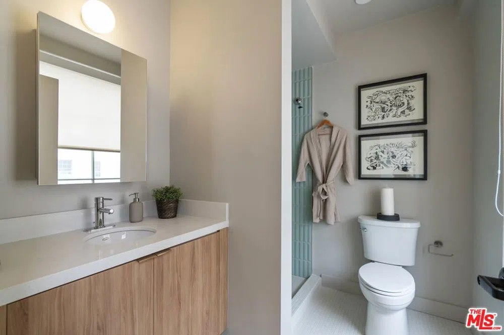 921 S Beacon Street #408 San Pedro, CA 90731