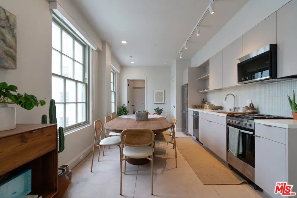 921 S Beacon Street #408 San Pedro, CA 90731