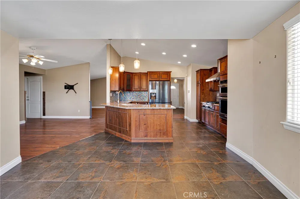 16616 Candlewood Road Apple Valley, CA 92307