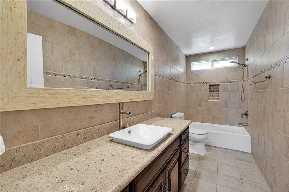 16616 Candlewood Road Apple Valley, CA 92307