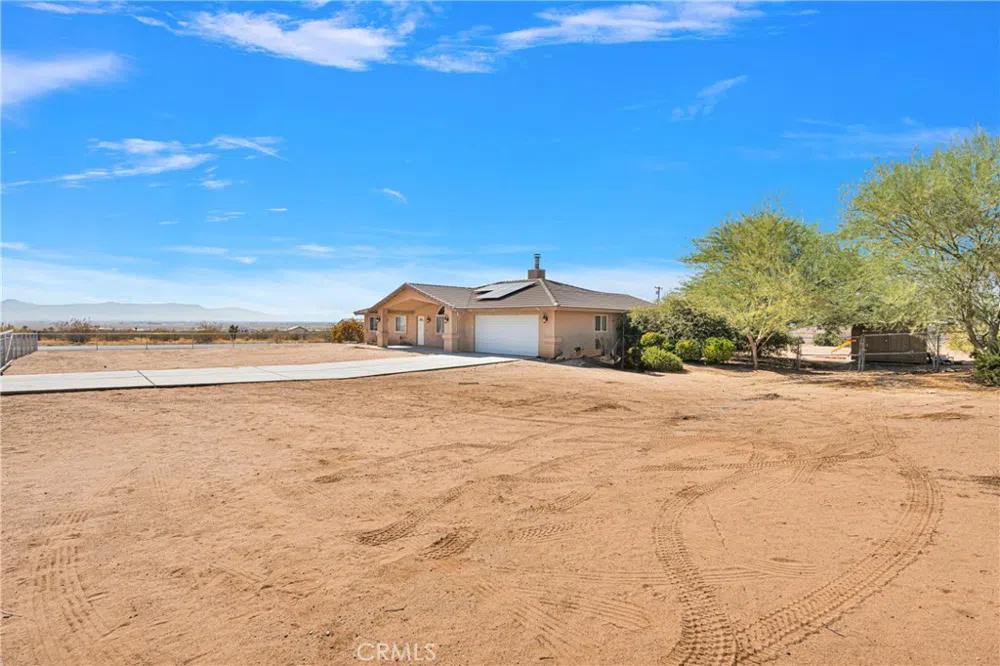 16616 Candlewood Road Apple Valley, CA 92307