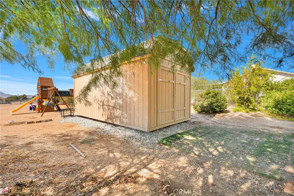 16616 Candlewood Road Apple Valley, CA 92307